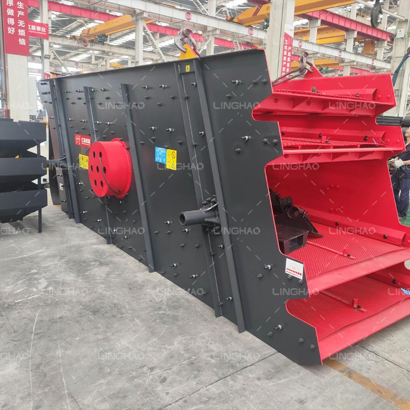 Sanqi sales representative Mitja with Russian client and technical team reviewing customized wearing parts